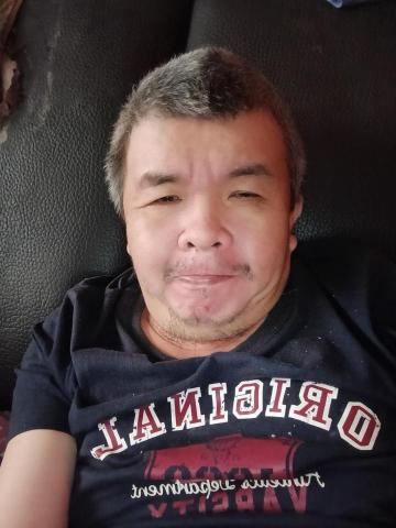 提供收纳桌子服務的專家黄信憲、憲憲清潔公司