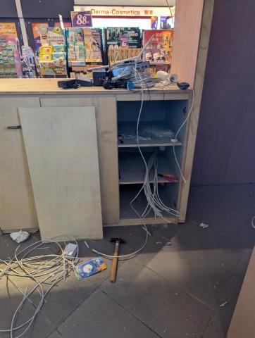 松禾通信有限公司 - 高雄人生四格門市.監控施工