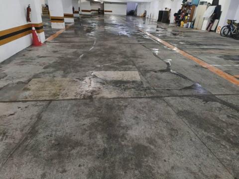 Ms.黃清潔工作室 - 地下停車場使用高壓水槍沖洗刷完後成果照