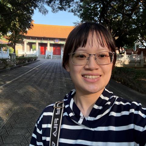 提供客服服務的專家陳鈺涵