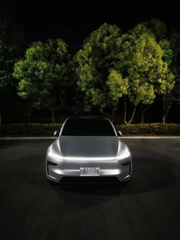 Model Y專業載貨 -  