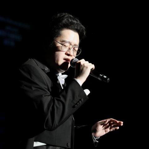 提供唱歌服務的專家林鼎強