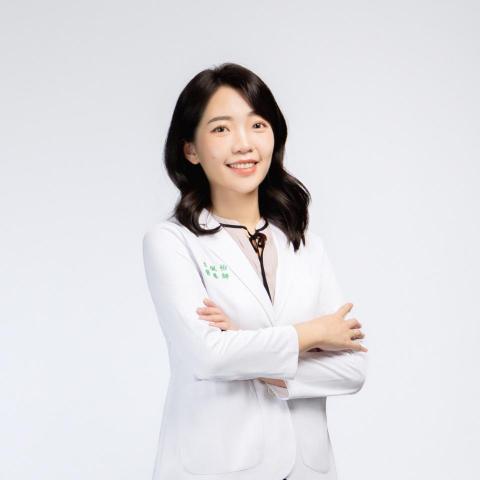 提供營養學服務的專家李佩怡營養師 (Peggy)