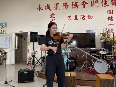 石恩予 - 打滾教室: 1月 04日 教師演奏 