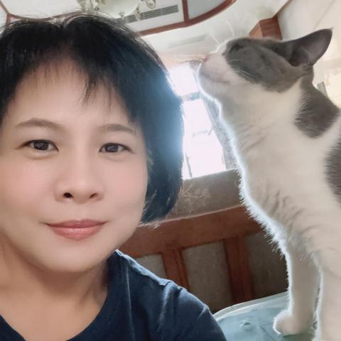 提供貓砂服務的專家鄭小姐