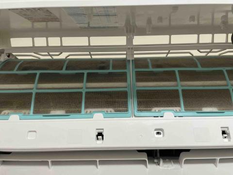 恩晞空調清洗工作室 - 未清洗前的濾網！