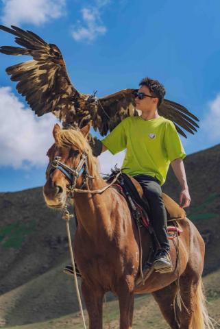 提供cad製圖服務的專家洪緯安