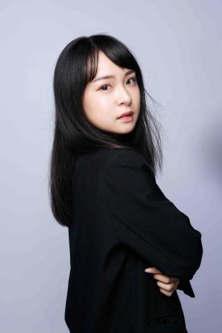 提供美容院化妝服務的專家Amy