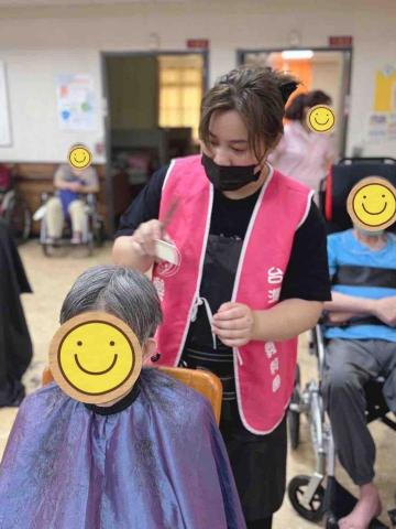 提供美髮師服務的專家CQ2十分有型