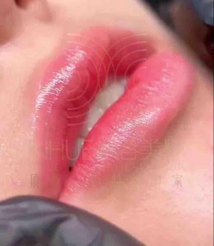 INHUE嶼容美學 - ✅機器霧唇
以唇部底色與狀態為優先考量，非追求飽和上色，而是讓氣色自然回來。適合不想每天擦口紅、希望素顏也有氣色的人。