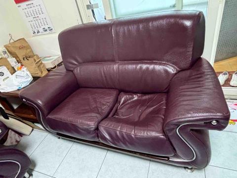 億年沙發&統包 - 凹陷