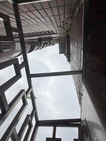 開鑫金屬工程 - 損壞更換鋁塑板（施工前）