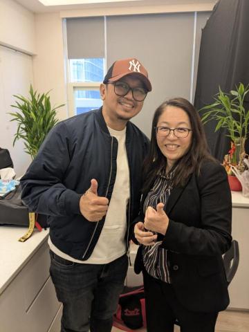 Zoe 成人英文會話/中英翻譯/口譯服務 - Jimbo Solgado個展口譯@淘動漫