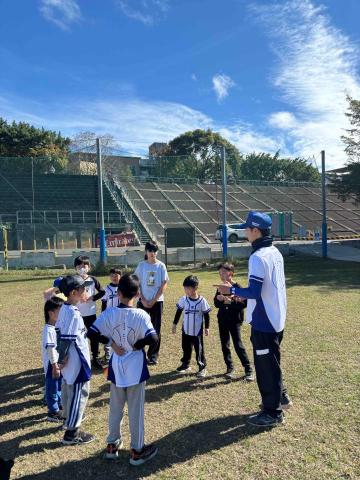 小藍企鵝迷你棒球隊 - 