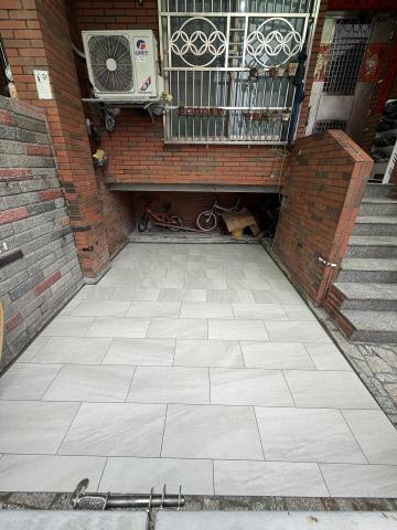 李宗翰 - 車庫地面打底貼地磚