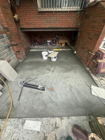 李宗翰 - 車庫地面打底貼地磚