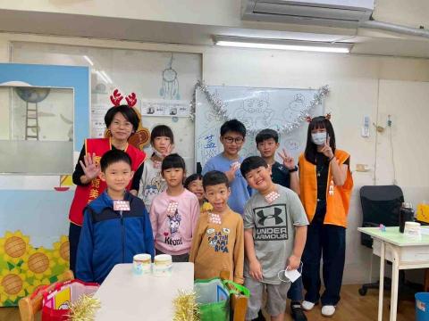 王詒宣 - 長頸鹿美語助教