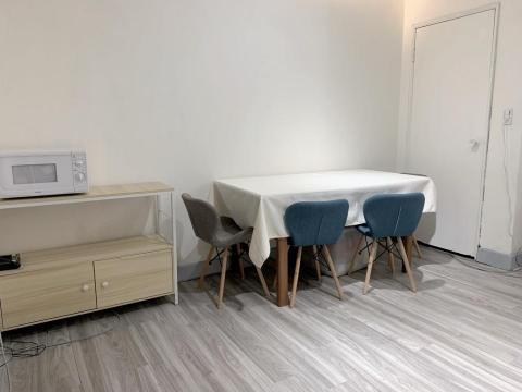 立定工程 - 餐廳油漆、木地板，簡易更新布置