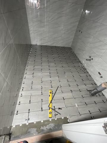 李宗翰 - 浴室地磚45x15木紋磚施作