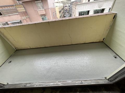 李宗翰 - 樓頂陽台打毛、施作防水、貼地磚中