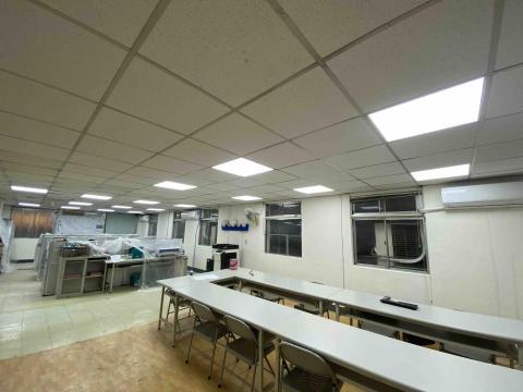 盛育水電工程 - 辦公室輕鋼架燈具安裝