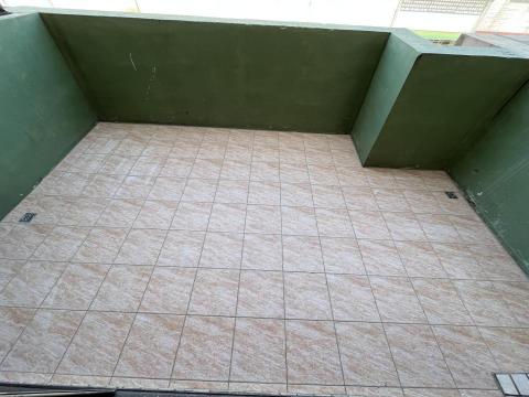 李宗翰 - 頂樓地磚打除，施作防水，貼25*25止滑磚硬底施作