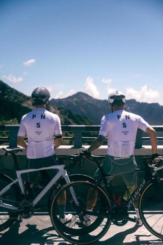 一途撮影 - 隨車前往武嶺拍攝自行車車隊西進武嶺的過程