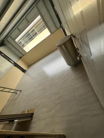 李宗翰 - 曬衣間打毛上防水，貼60x30地磚施作後