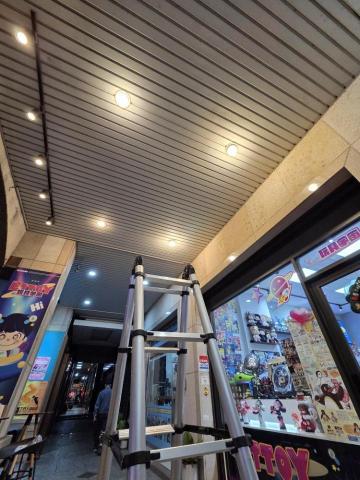 鏮譁國際實業 - 挑高燈具更換