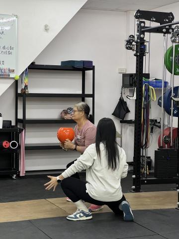 力技運動工作室 - 銀髮族