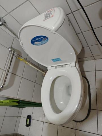 布丁冷氣洗凈 - 安裝和成馬桶