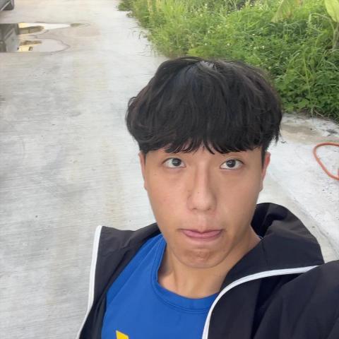 提供應徵服務的專家花啓閎