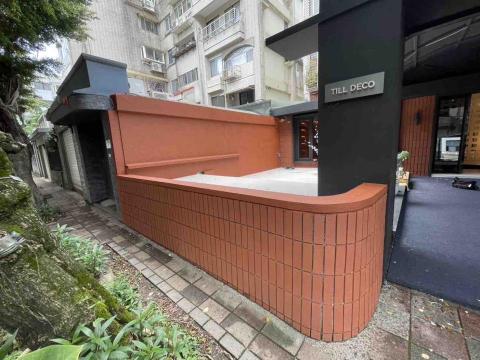 施信甫 - 外牆塗料