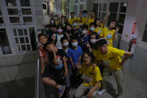 陳品維 - 曾到台南市子龍國小及嘉義縣大鄉國小進行教學服務