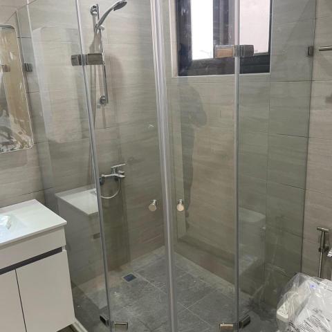 提供止滑貼服務的專家曾華瑋