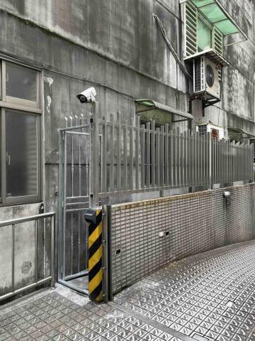 極限鋼鋁高空工程行 - 停車場出入口護欄 