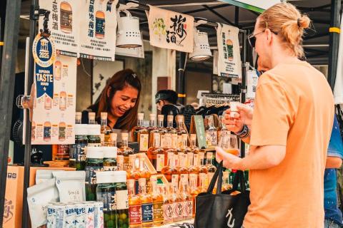 攝影師雅雅 - 台中基好市集(攤商與客人的互動)