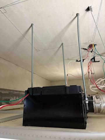 寬哥水電 - 達生五路Panasonic 暖風機吊掛。