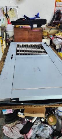 呂紹君 - 不鏽鋼門