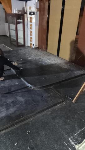 拆除裝潢/打石/搬運 - 舞台地板拆除