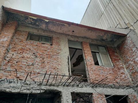 阿華（華華） - 竹圍漁港民宅 外牆拉皮 樓板結構打除 