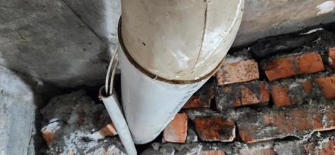 王新禾 - 馬桶排水管灣頭破裂及漏水修 施工前