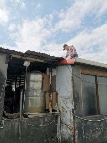 嵐玥工程 - 鐵皮雨遮延伸施工