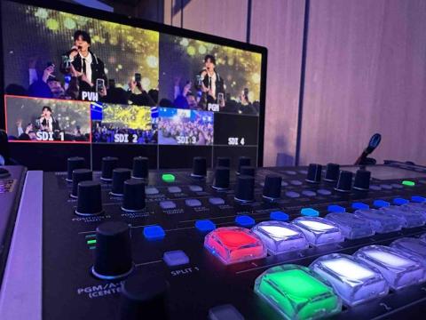 新點子錄影 - 新點子創意有限公司 - 特寫！
切觀眾！
全景備著！

沒有重來，
沒有暫停，
每一個決定都在 0.5 秒內完成。

導播視角