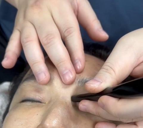 逸級撥筋/科學刮痧 - 眼週撥筋