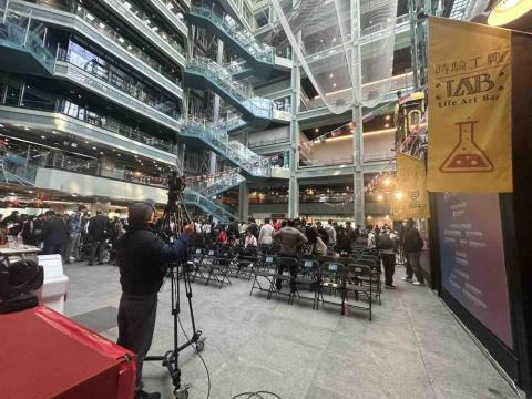 新點子錄影 - 今天於科教館舉行的國際科學展覽會開幕典禮盛大登場，來自各國的優秀學生齊聚一堂，帶著創意與研究成果熱烈參與競賽。現場充滿青春能量與國際交流氛圍，每一份作品都展現新世代對科學探索的熱情與實力。新點子錄影團隊負責 EFP 多機拍攝與現場畫面紀錄，完整捕捉開幕典禮的重要時刻與感動瞬間，為這場匯聚智慧與夢想的國際盛會留下珍貴影像。

#EFP拍攝 #開幕典禮 #新點子錄影