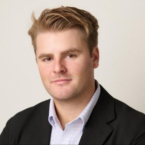 提供高爾夫球tee服務的專家Thorne Kieffer 戚偉松