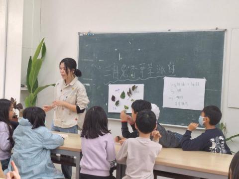 吳虹霖 - 國小營隊課程教學