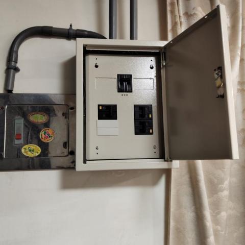 陳伯修 - 更換漏電斷路器