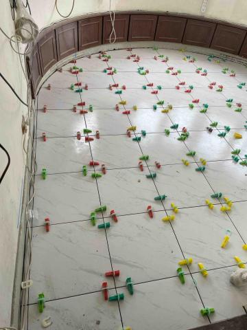 小郭 - 房間地磚硬底施作